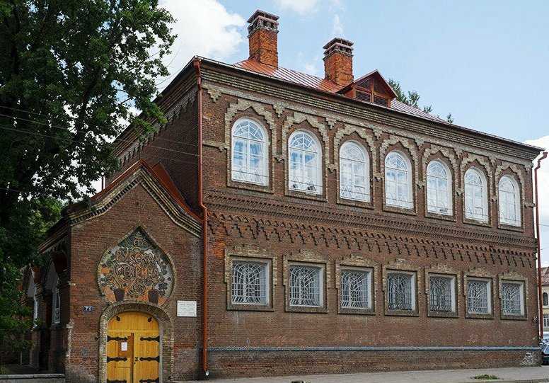 По инициативе МК Тенишевой и на ее средства в Смоленске было построено здание в 1905 году Для публичного обозрения музей Русская старина был открыт в октябре 1909 года В мае 1920 года в здании б