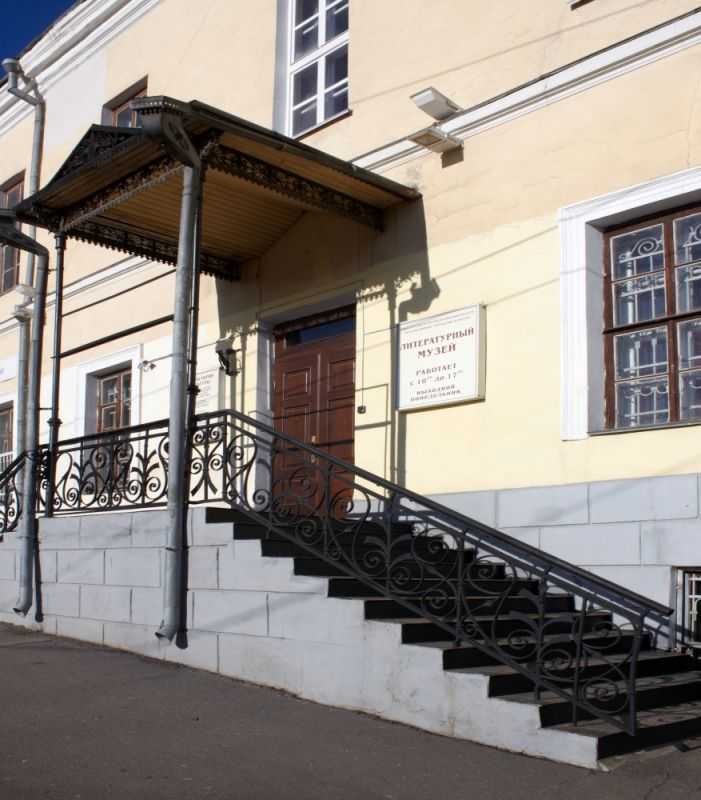 Единственный в стране музей, посвященный критику, был открыт в мемориальном доме семьи Белинских в  Чембаре в 1938 году В 1948 году открыта экспозиция в здании Чембарского уездного училища, в 1986 го