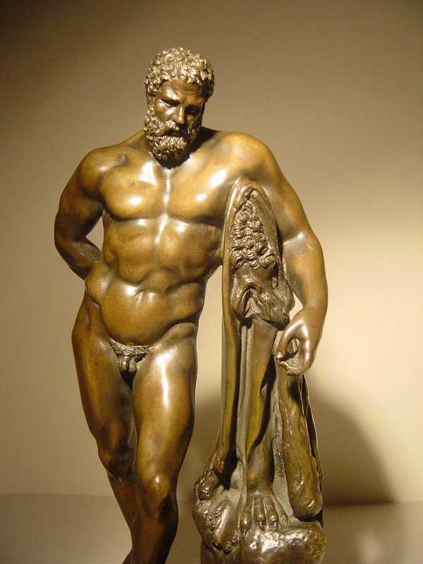 Почему сын зевса враждовал с его женой герой и другие мифологические факты о геракле