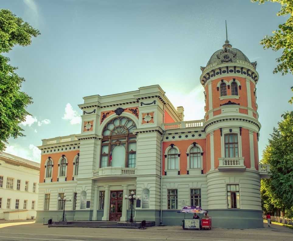 Ульяновский областной художественный музей, один из старейших музеев в Поволжье, хранит ценнейшее культурное достояние, имеющее общероссийское и мировое значение Коллекция Художественного музея начал