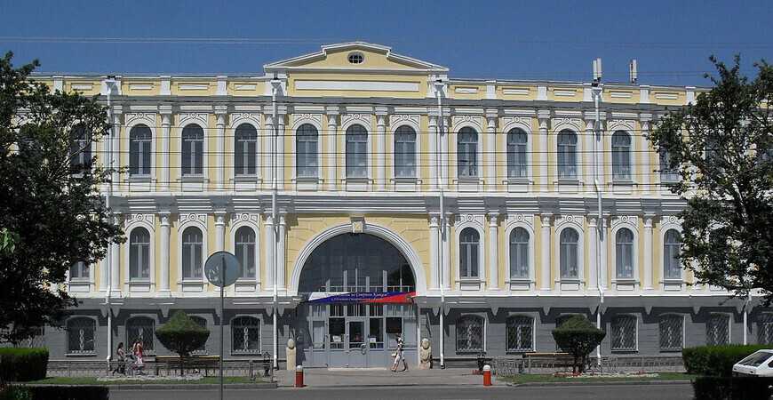 Самый полный и подробный справочник российских музеев и галерей Представлено более 3500 музейных организациий