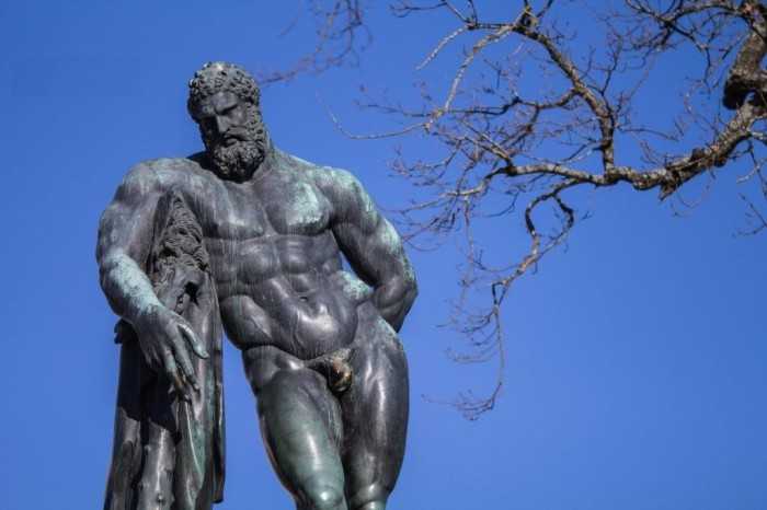 Геркулес и диомед скульптура во флоренции