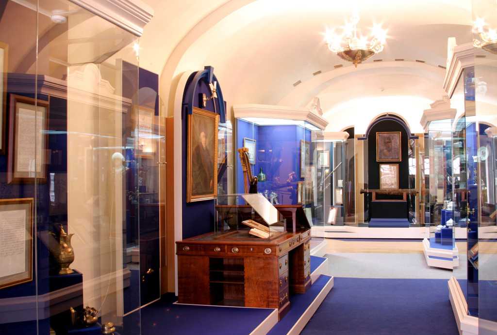 Музей для избранных: как обновленный дом-музей им. л.н.толстого закрыли от посетителей