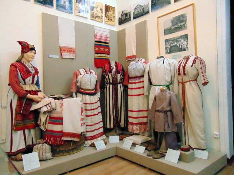 25 апреля 1920 года в Саратове  была открыта первая этнографическая выставка Этот день можно считать днем  основания  Этнографического музея  С 1921  по 1931 г он размещался в особняке братьев Шмид