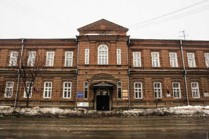Красноуфимский краеведческий музей, один из старейших на Урале, был создан в 1912 году Красноуфимским земством по инициативе земских учителей в помощь учащимся для демонстрации наглядных учебных пособ
