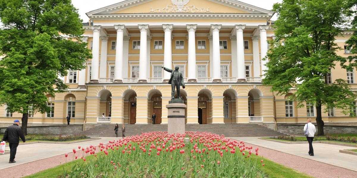 Музей истории государственного университета. музеи петербурга. большие и маленькие