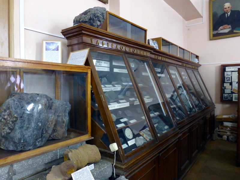Институт геологии рудных месторождений, петрографии, минералогии и геохимии ран