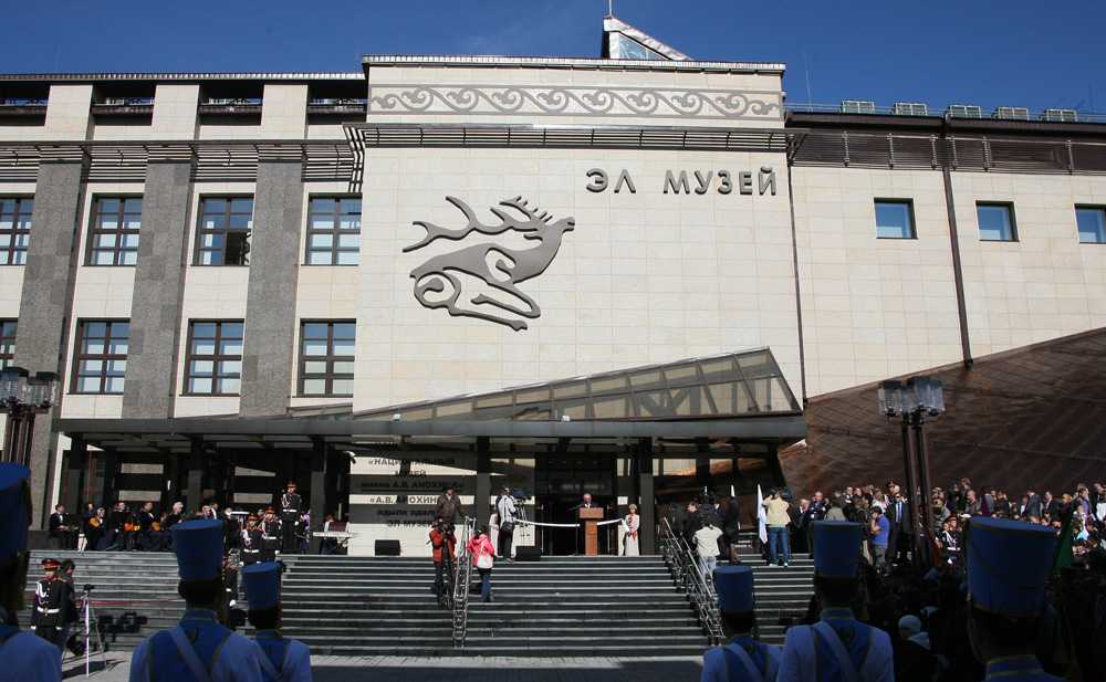 Национальный музей имени АВ Анохина является старейшим учреждением Республики Алтай Его история начинается  29 октября 1918 года с приобретения Алтайской Земской управой палеонтологических, минерал