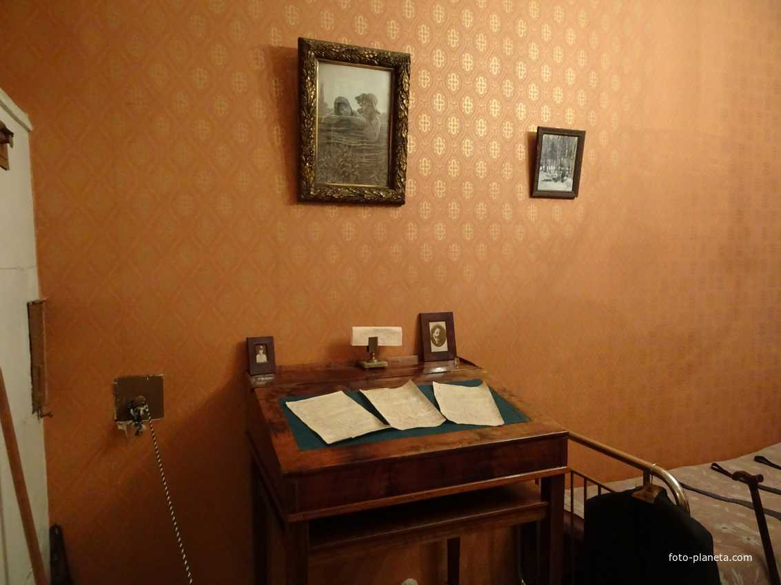 Государственный литературный музей «xx век»  (музей-квартира михаила зощенко)